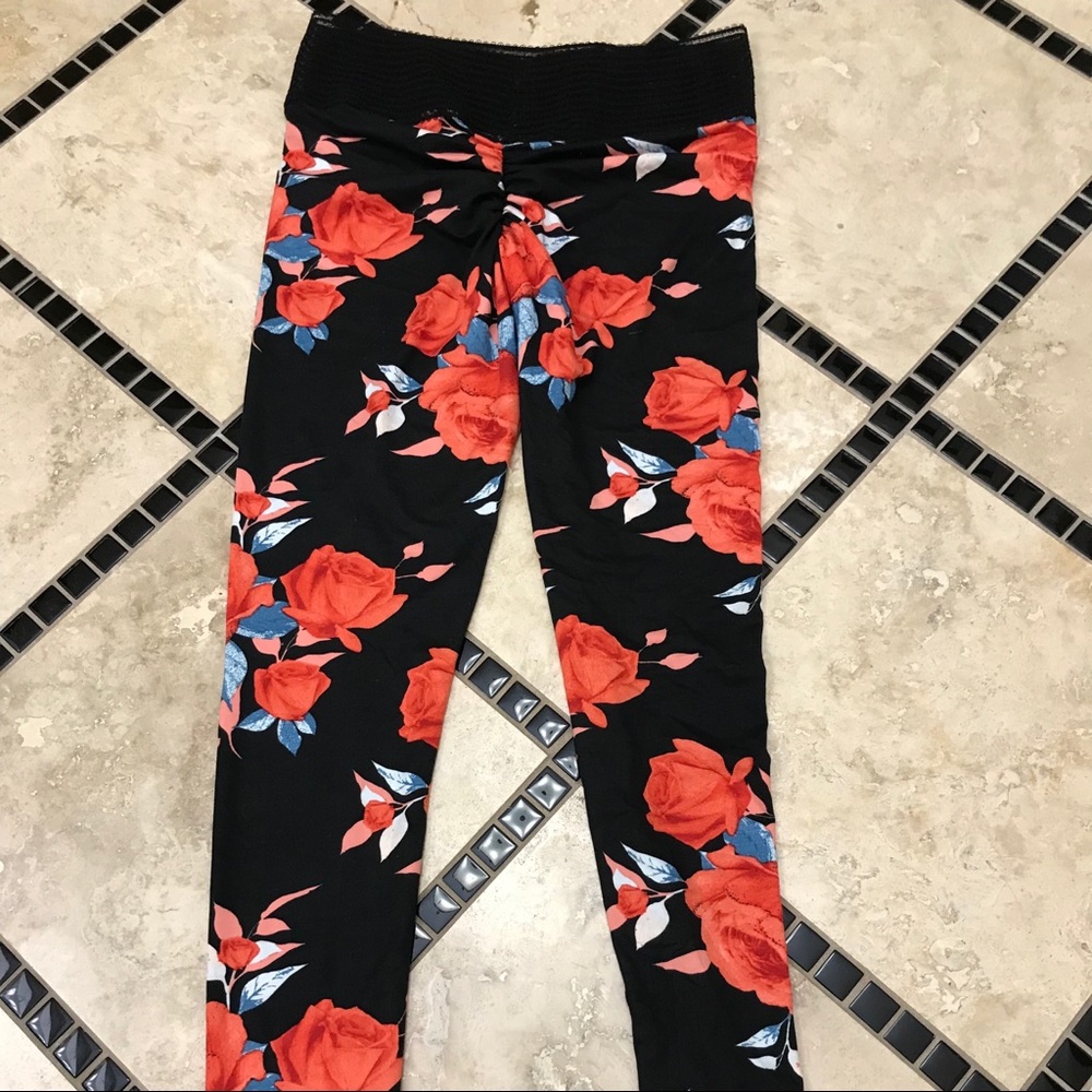 Cute Booty Lounge leggings Medium